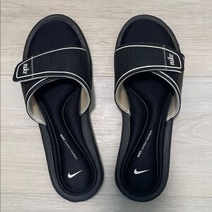 Nike Women's Black and White Sandals